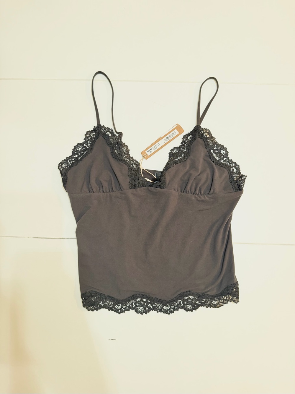 SKIMS Fits Everybody Lace Cami in black. Size Large, NWT
